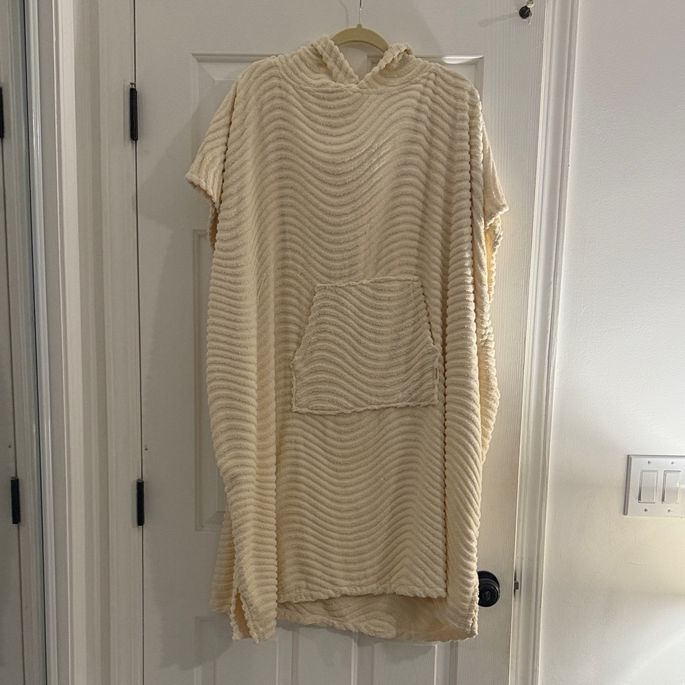 Rip Curl Cream Towel Material Hooded Swim Coverup with Pockets and Hood